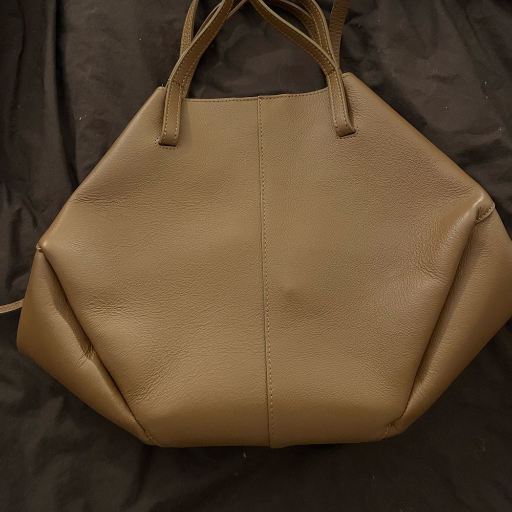 MADE IN ITALY tan leather tote bag